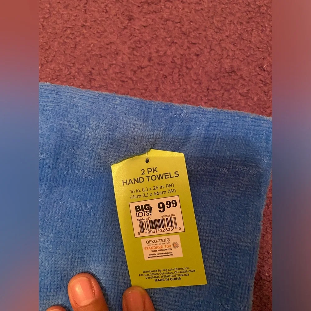 NWT 2 of 2 pack hand towels